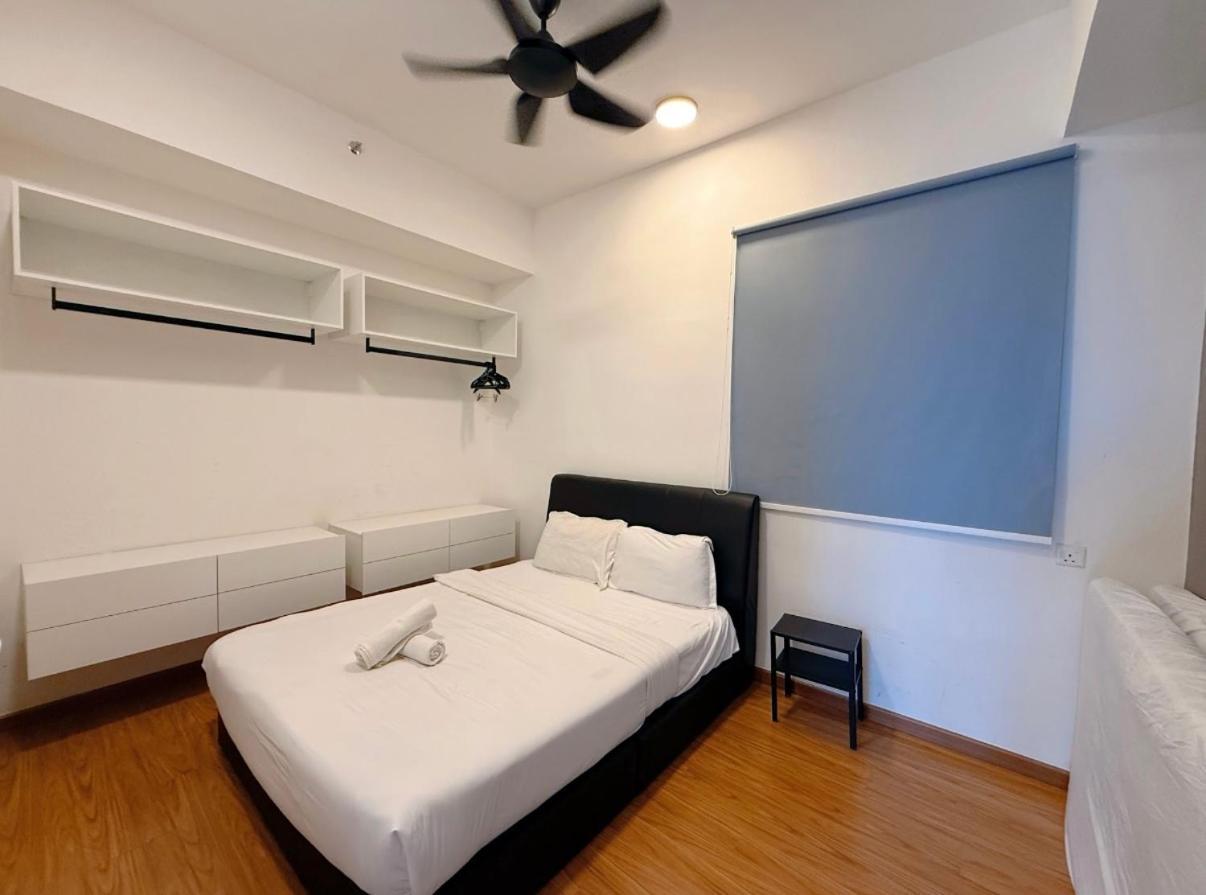 Beacon Executive Suite - City View - By Iz George Town Exterior foto